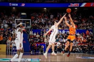 杜锋：我赌你枪里没子弹…卢伟：“呯”！