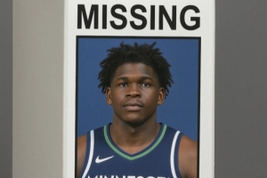 华子关键战消失！美网友发寻人启事：最被高估巨星 下一个乔丹？