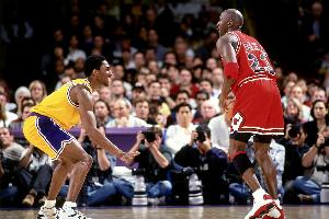 无自己🤭奥尼尔排历史前十：乔科詹前三 大梦&石佛&J博士后三