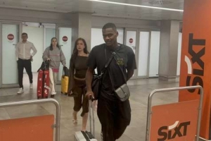 2600万欧新援！帕尔马前锋邦尼抵达米兰机场，今天将接受国米体检