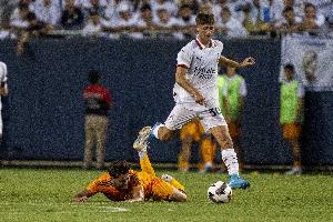 迪马：帕尔马有意米兰18岁中场利贝拉里，去年12月上演意甲首秀