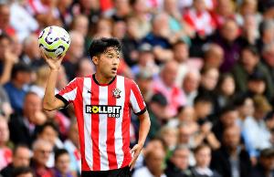 圣徒主帅谈菅原由势：他被告知要想入选国家队，需立足五大联赛