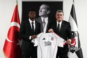 官方：贝西克塔斯租借亚特兰大23岁前锋E-图雷，含买断选项