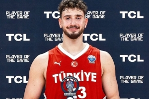 对位波津16分8板7助完全占上风！申京当选土耳其首战最佳球员