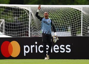 HWG！罗马诺：博塔弗戈门将维克托将加盟诺丁汉森林 本周末体检