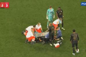 安全第一！博伊争顶时撞倒对手头部，费尔豪尔直接晕倒被担架抬走
