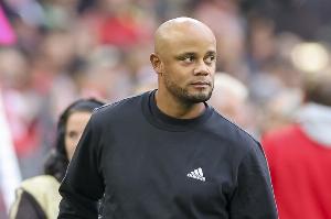 孔帕尼谈费尔豪尔受伤：博伊最初没意识到严重性，后来他去道歉了