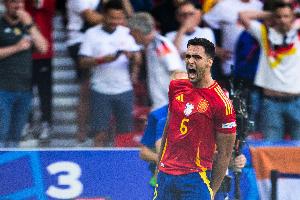 梅里诺追平上届世预赛西班牙球员进球纪录 是2年来西班牙戴帽首人