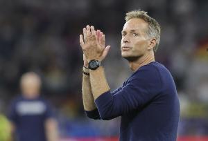 尤尔曼德：门兴虽然换帅但阵容很强 格里马尔多的任意球顶级