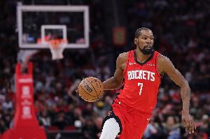 张佳玮：雄鹿最后时刻让KD拉开单挑真实诚 乌度卡对付老李挺合适