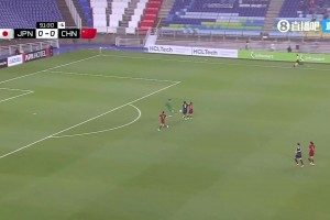 差点被绝杀！国足女门将潘红艳出击绊倒，日本女足吊射空门不进！