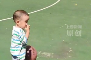 日本大力金刚腿！世界波被巴拉圭门将托了一下还是进球了😱