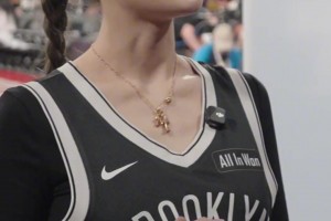 大家听听吉娜和小曾谁的东北味更浓~ 😄