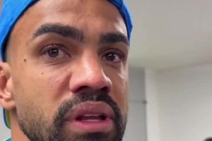 两次失误导致球队被逆转！布鲁诺赛后采访时双眼泛红向球迷道歉